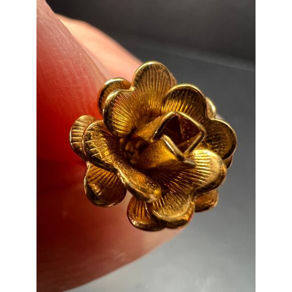Vintage Monet Gold Tone Rose Earrings – 1960s Floral Design - Picture 4 of 13